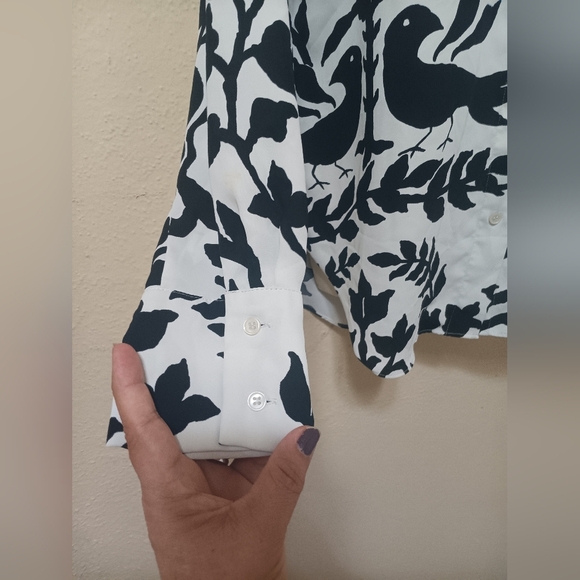 H&M Black and White 3/4 Sleeve Button Down Shirt - Picture 7 of 9